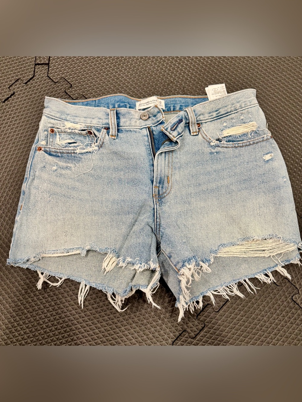 Abercrombie & Fitch Mid Rise Boyfriend Shorts